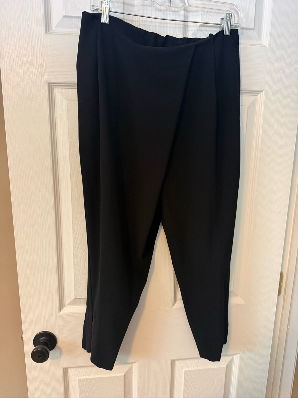 Alice + Olivia Air Pleated Drape Front Ankle Pants, size 8